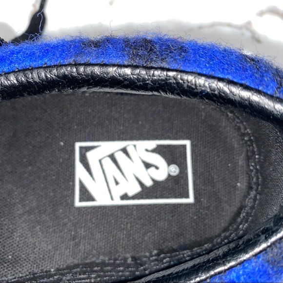 New Vans, these are a sample and they are rare, furry all over super cool! - Picture 5 of 7